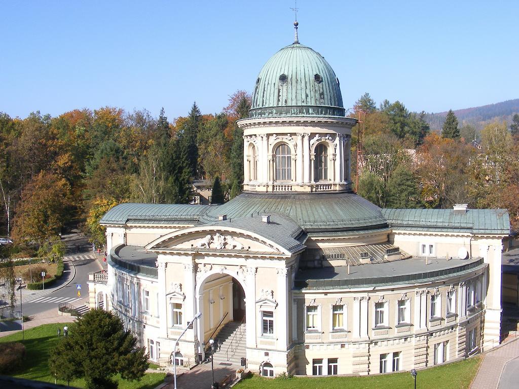 Lądek-Zdrój Zdroj Wojciechアパートホテル エクステリア 写真